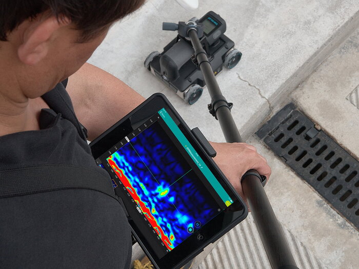 GP8000 The GP8000 is a portable concrete GPR radar. Faster, easier concrete inspections and structural imaging with SFCW ground penetrating radar technology